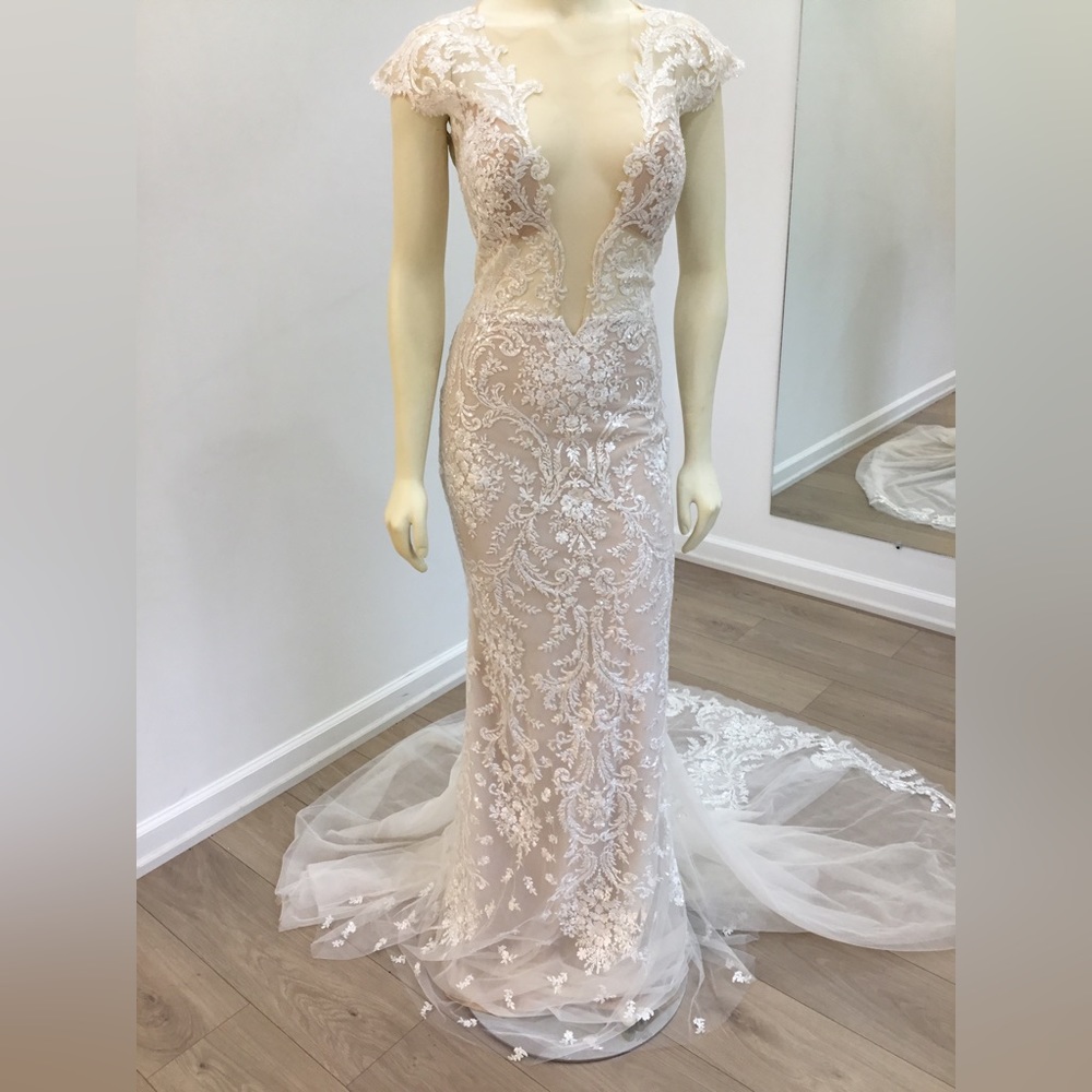 BERTA PRIVEE SAMPLE SALE!! 20-P03 Wedding Gown